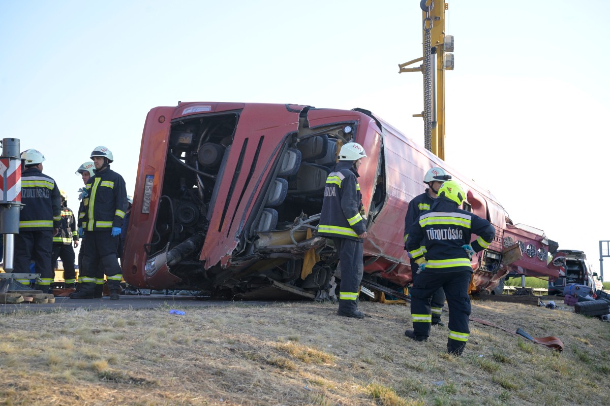 12 killed as Polish bus veers off Hungary highway
