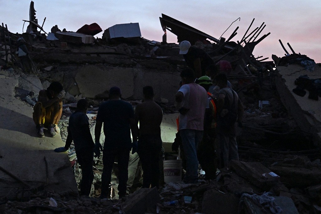 Twin Quakes Hit Venezuela: Nearly 1500 Dead, Thousands Missing