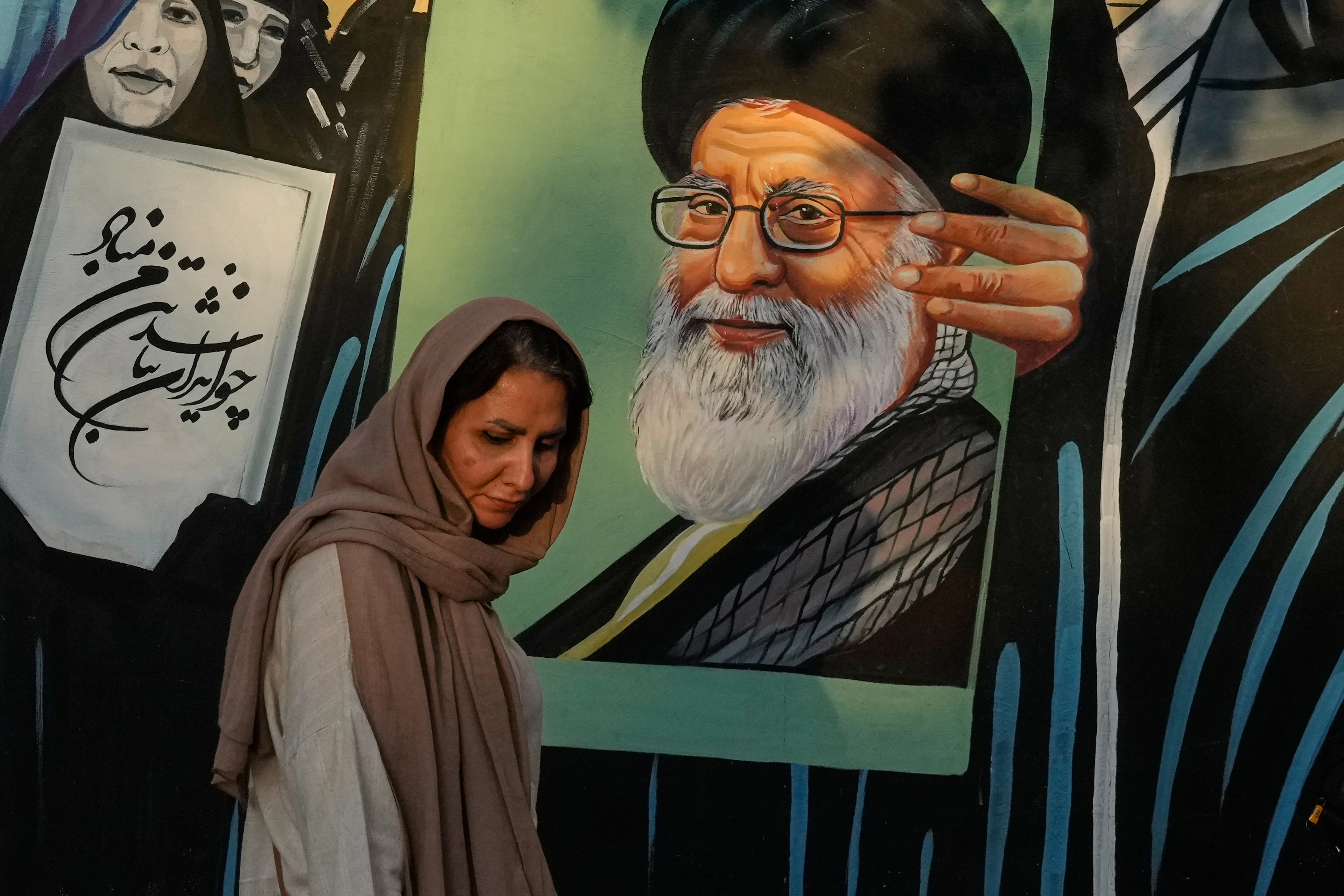 US military launching new strikes against Iran