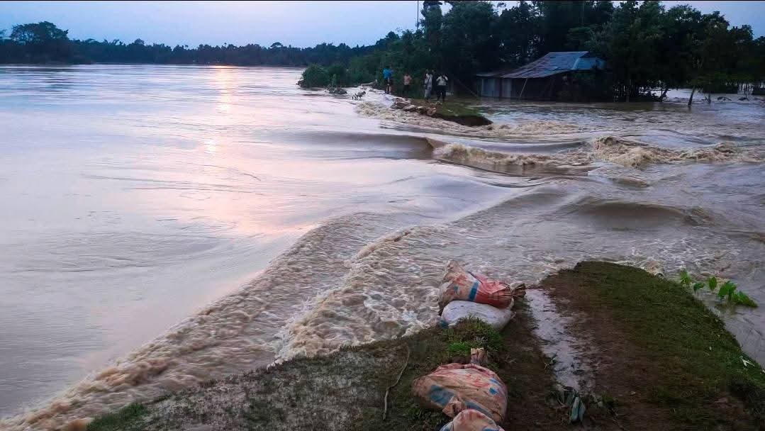 Heavy Rains, Upstream Runoff Push Five Major Rivers in Bangladesh Above Danger Marks