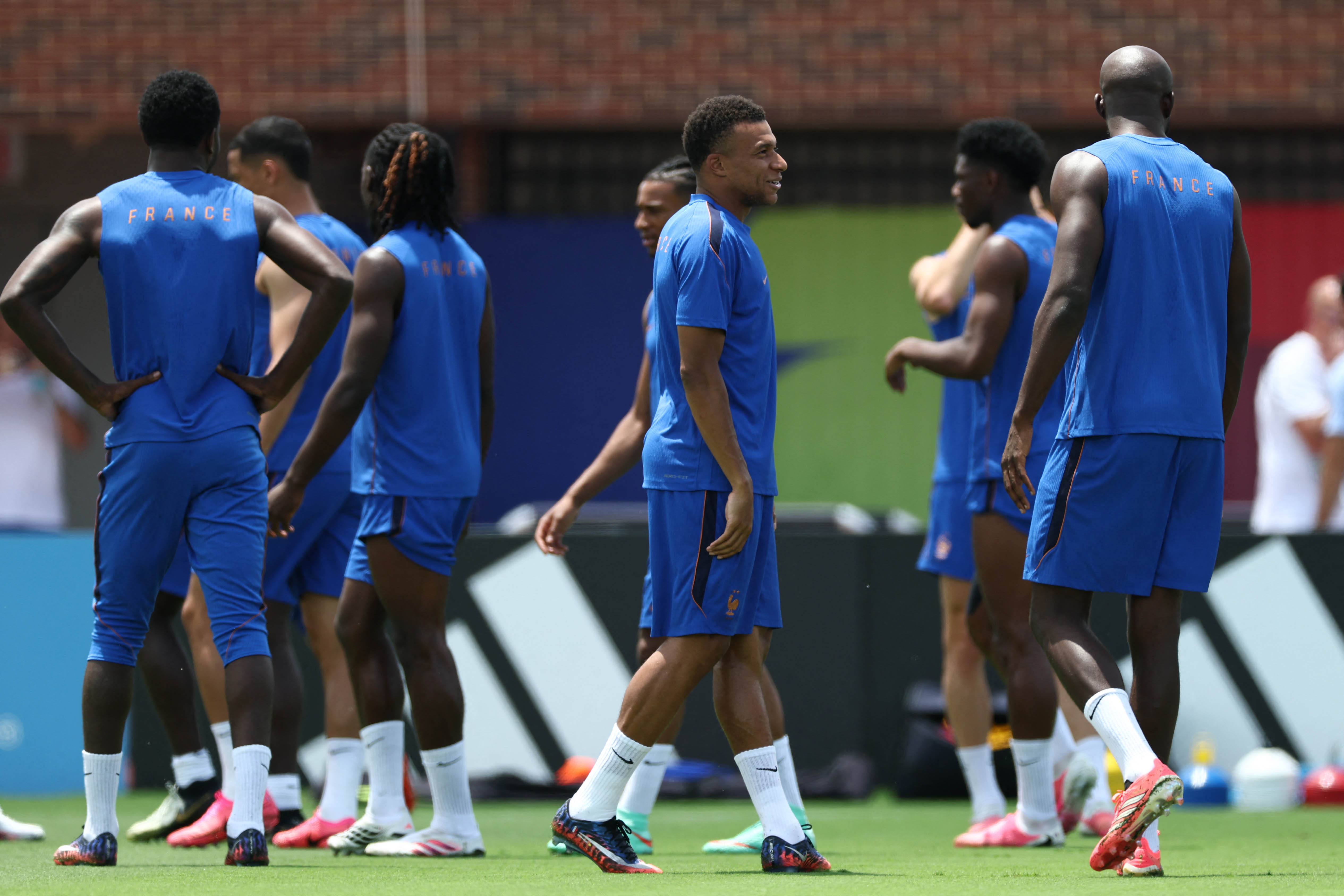 France and Spain prepare to duel at World Cup