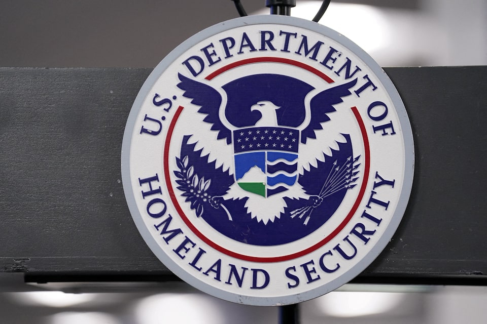 US limits stays of students and journalists