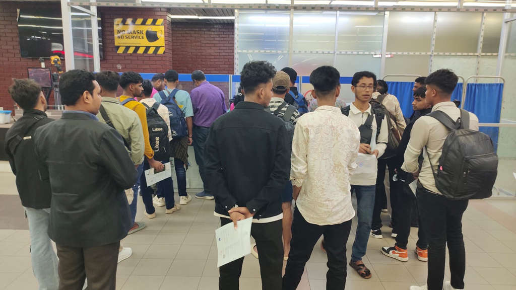 Cambodia Deports Over 3,000 Bangladeshis in Nine-Month Cyber Scam Crackdown