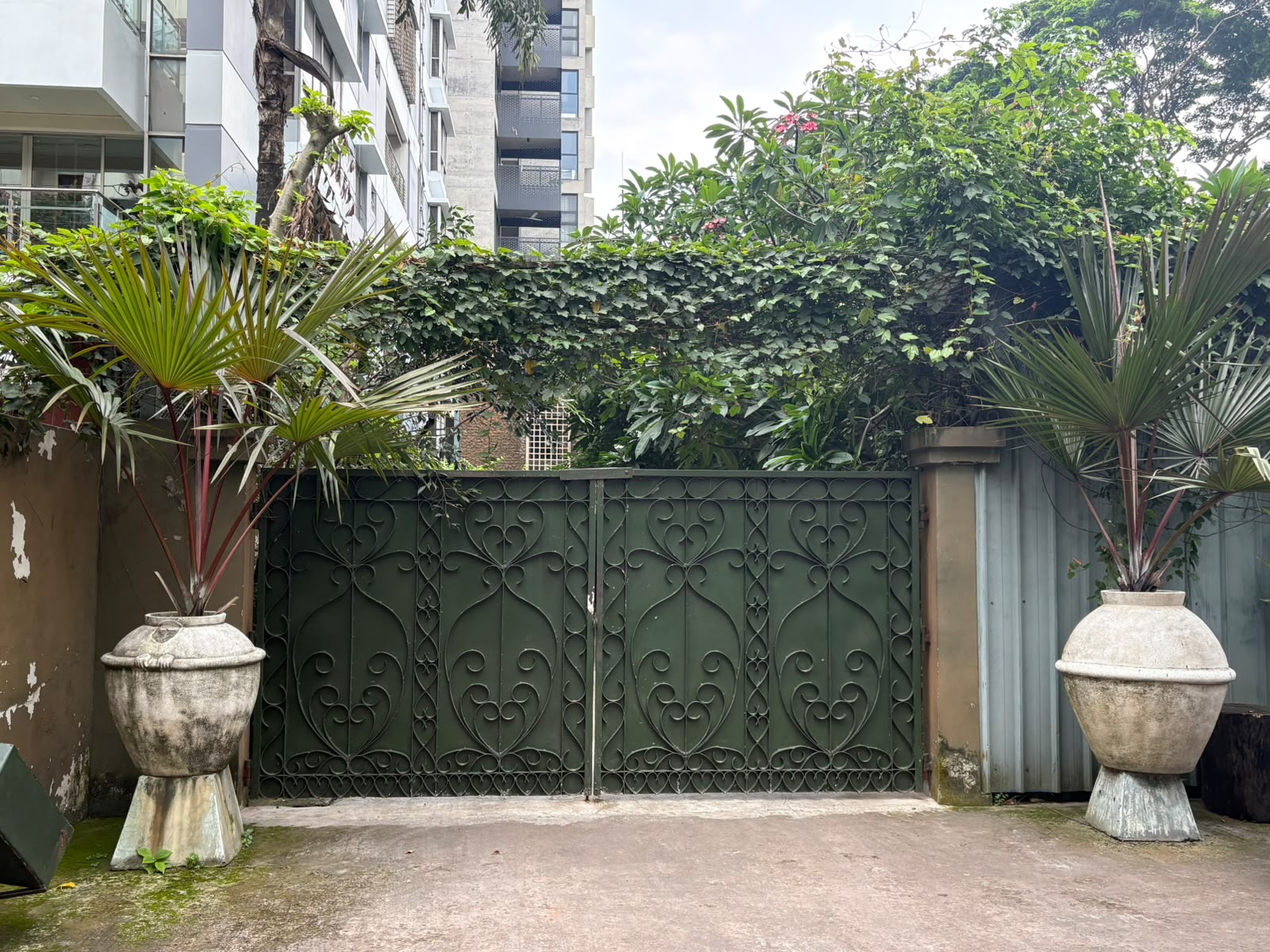The original Holey Artisan site at House 5, Road 79, Gulshan-2, has also returned to normal life. Photo: Ajker Patrika