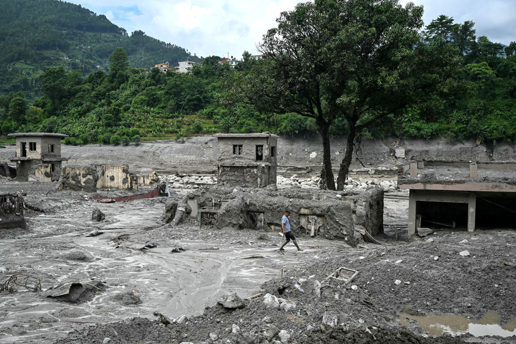Nepal Flood Death Toll Rises to 903 as More Than 4,200 Remain Missing